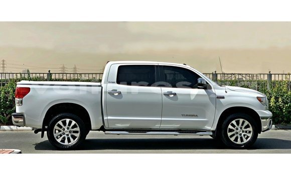 Acheter Import Voiture Toyota Tundra Blanc à Import - Dubai, Estuaire Acheter Import Voiture Toyota Tundra Blanc à Import - Dubai, Estuaire