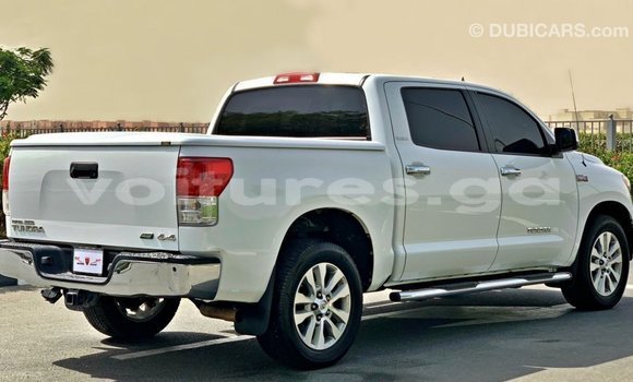 Acheter Import Voiture Toyota Tundra Blanc à Import - Dubai, Estuaire Acheter Import Voiture Toyota Tundra Blanc à Import - Dubai, Estuaire