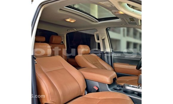 Acheter Import Voiture Toyota Tundra Blanc à Import - Dubai, Estuaire Acheter Import Voiture Toyota Tundra Blanc à Import - Dubai, Estuaire