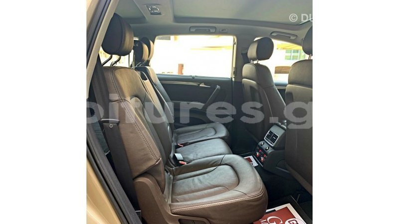 Big with watermark audi q7 estuaire import dubai 6577