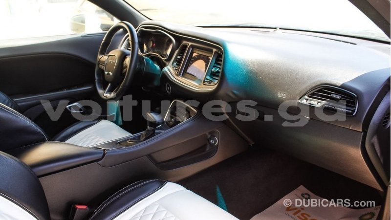 Big with watermark dodge challenger estuary import dubai 6586