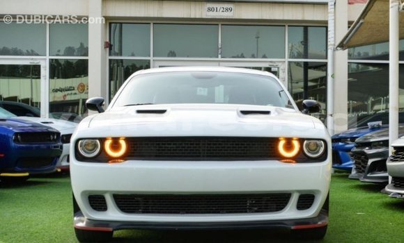 Sayi Imported Dodge Challenger White Mota in Import - Dubai a estuary Sayi Imported Dodge Challenger White Mota in Import - Dubai a estuary