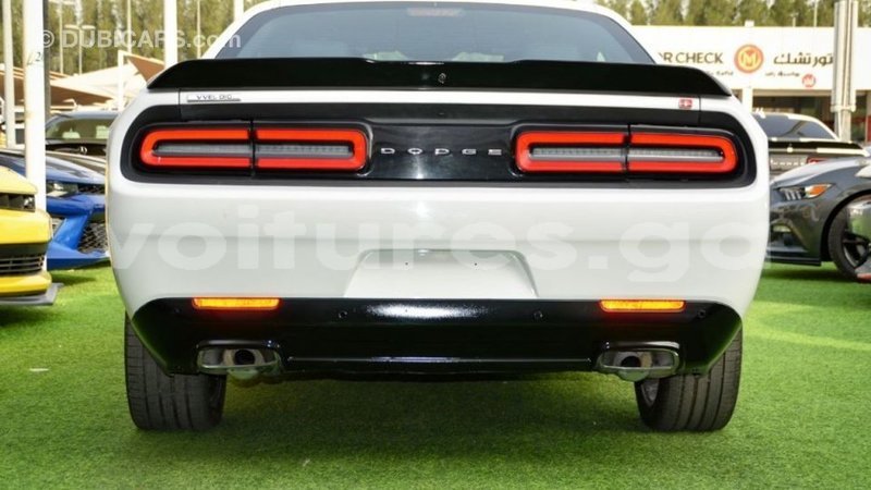 Big with watermark dodge challenger estuary import dubai 6588