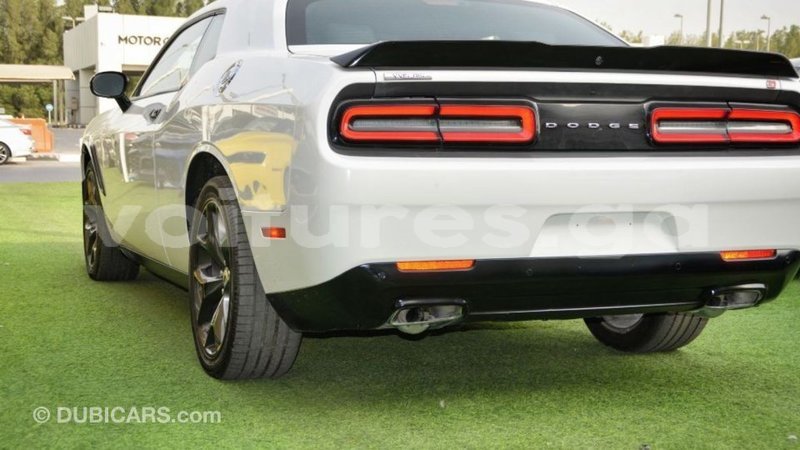 Big with watermark dodge challenger estuary import dubai 6588