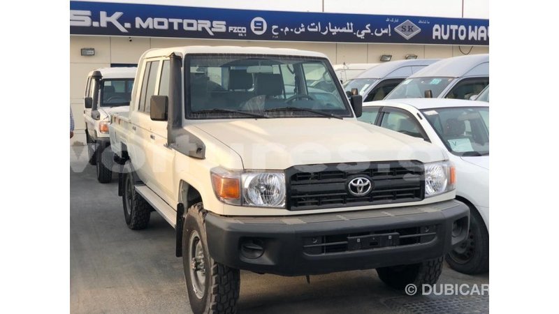 Big with watermark toyota land cruiser estuary import dubai 6589