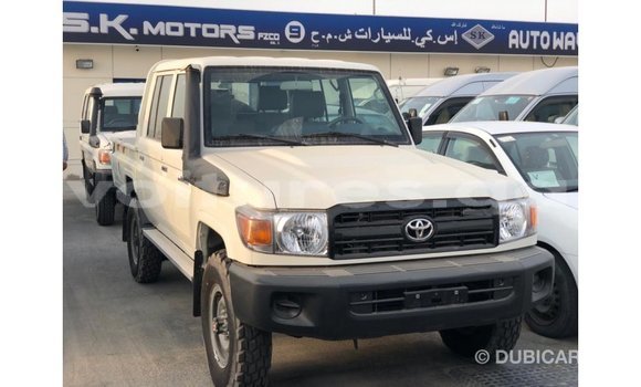 Buy Import Toyota Land Cruiser White Car in Import - Dubai in Estuary Buy Import Toyota Land Cruiser White Car in Import - Dubai in Estuary