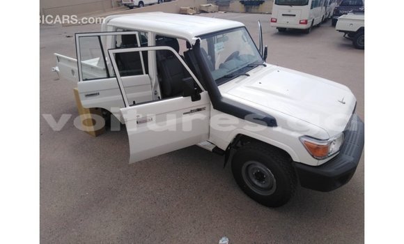 Sayi Imported Toyota Land Cruiser White Mota in Import - Dubai a estuary Sayi Imported Toyota Land Cruiser White Mota in Import - Dubai a estuary