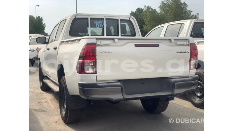 Big with watermark toyota hilux estuary import dubai 6591