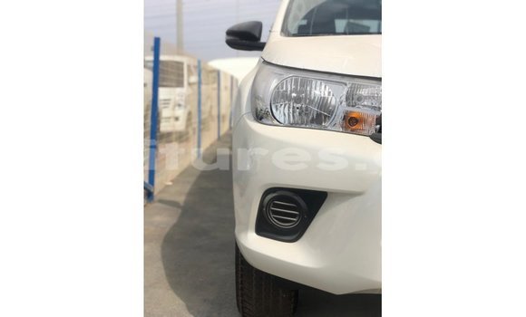 Acheter Import Voiture Toyota Hilux Blanc à Import - Dubai, Estuaire Acheter Import Voiture Toyota Hilux Blanc à Import - Dubai, Estuaire