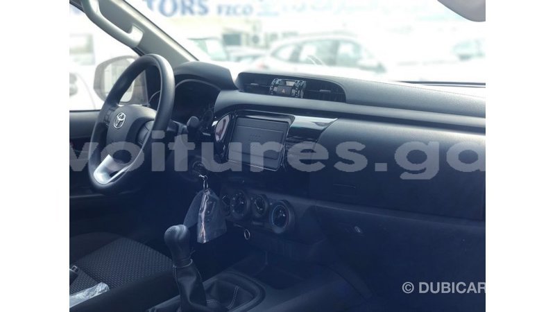 Big with watermark toyota hilux estuary import dubai 6591