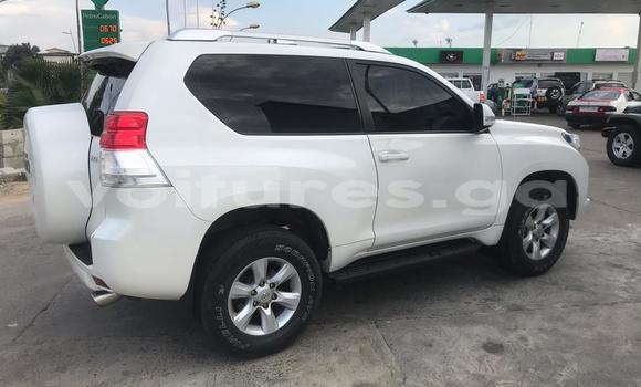 Sayi Na hannu Toyota Prado White Mota in Libreville a estuary Sayi Na hannu Toyota Prado White Mota in Libreville a estuary