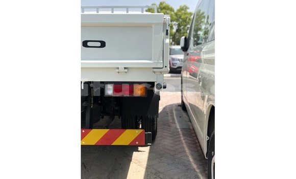 Buy Import Mitsubishi L400 White Truck in Import - Dubai in Estuary Buy Import Mitsubishi L400 White Truck in Import - Dubai in Estuary