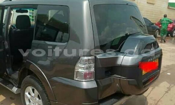 Sayi Na hannu Mitsubishi Pajero Black Mota in Libreville a estuary Sayi Na hannu Mitsubishi Pajero Black Mota in Libreville a estuary