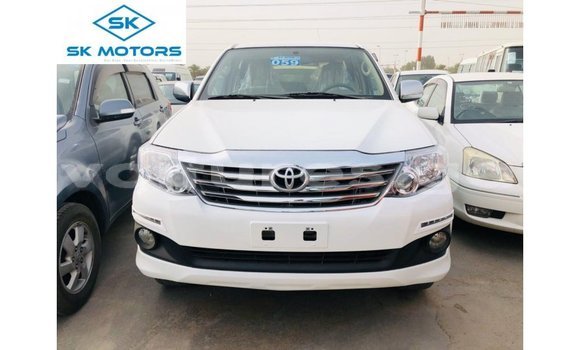 Buy Import Toyota Fortuner White Car in Import - Dubai in Estuary