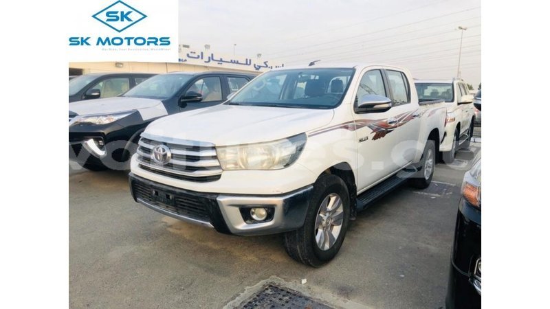 Big with watermark toyota hilux estuary import dubai 6605