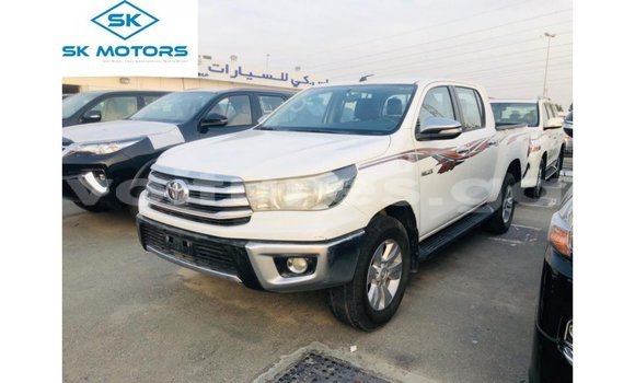 Buy Import Toyota Hilux White Car in Import - Dubai in Estuary