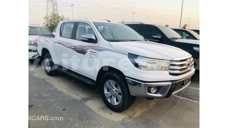 Big with watermark toyota hilux estuary import dubai 6605