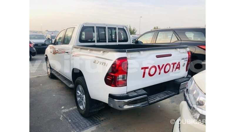 Big with watermark toyota hilux estuary import dubai 6605