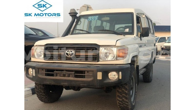 Big with watermark toyota land cruiser estuary import dubai 6606