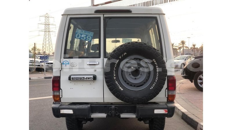 Big with watermark toyota land cruiser estuary import dubai 6606