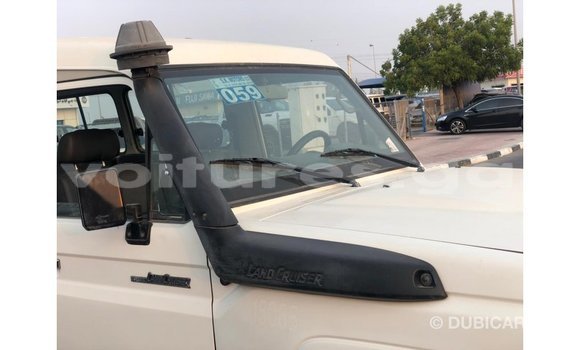 Sayi Imported Toyota Land Cruiser White Mota in Import - Dubai a estuary Sayi Imported Toyota Land Cruiser White Mota in Import - Dubai a estuary