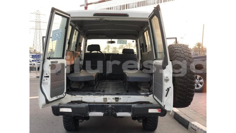 Big with watermark toyota land cruiser estuary import dubai 6606