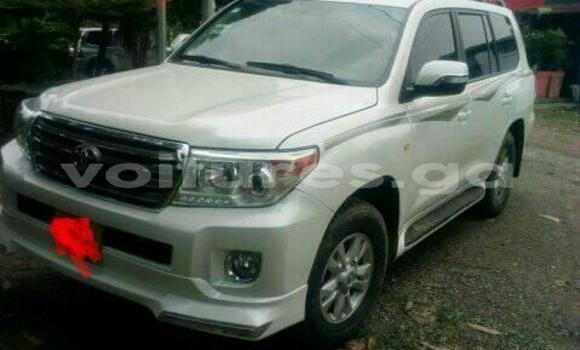 Sayi Na hannu Toyota Land Cruiser White Mota in Libreville a estuary Sayi Na hannu Toyota Land Cruiser White Mota in Libreville a estuary