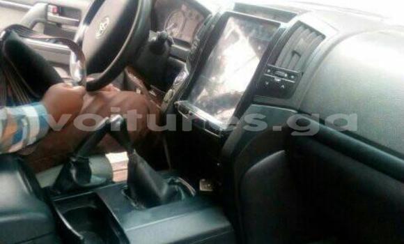 Sayi Na hannu Toyota Land Cruiser White Mota in Libreville a estuary Sayi Na hannu Toyota Land Cruiser White Mota in Libreville a estuary