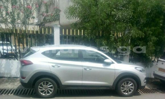 Sayi Na hannu Hyundai Tucson Azurfa Mota in Libreville a estuary Sayi Na hannu Hyundai Tucson Azurfa Mota in Libreville a estuary