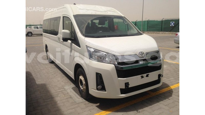 Big with watermark toyota hiace estuary import dubai 6619