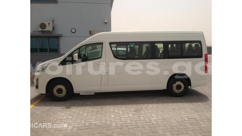 Big with watermark toyota hiace estuary import dubai 6619