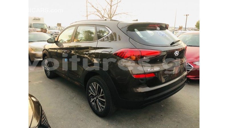 Big with watermark hyundai tucson estuaire import dubai 6621