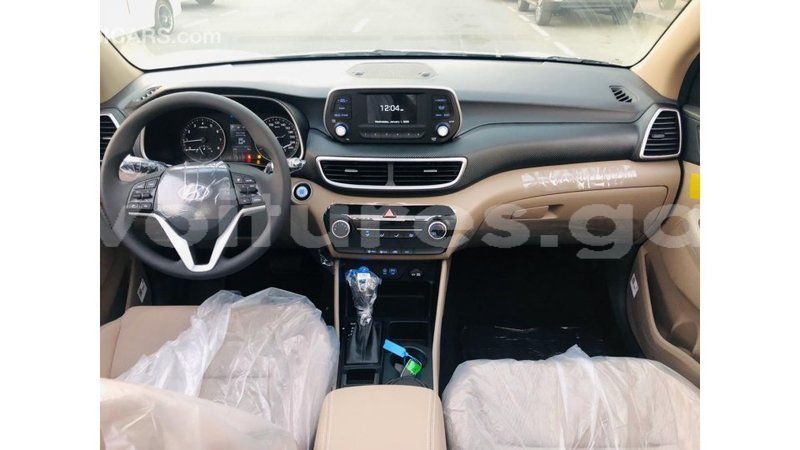 Big with watermark hyundai tucson estuary import dubai 6621