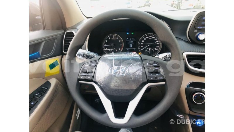 Big with watermark hyundai tucson estuaire import dubai 6621