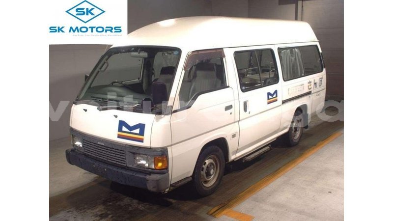 Big with watermark nissan caravan estuary import dubai 6622