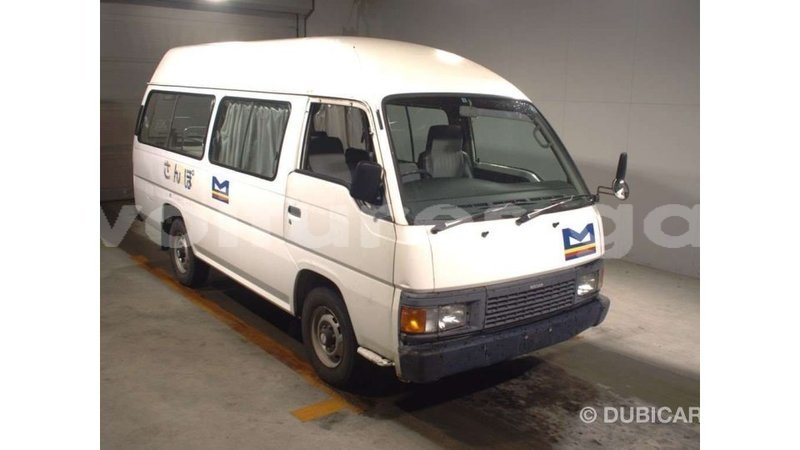 Big with watermark nissan caravan estuaire import dubai 6622