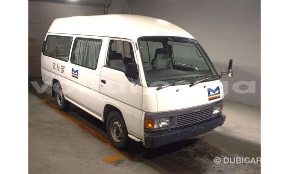 Acheter Import Voiture Nissan Caravan Blanc à Import - Dubai, Estuaire Acheter Import Voiture Nissan Caravan Blanc à Import - Dubai, Estuaire