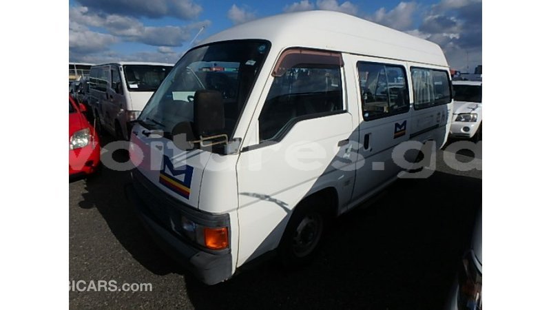 Big with watermark nissan caravan estuary import dubai 6622