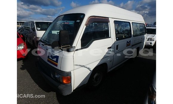 Acheter Import Voiture Nissan Caravan Blanc à Import - Dubai, Estuaire Acheter Import Voiture Nissan Caravan Blanc à Import - Dubai, Estuaire