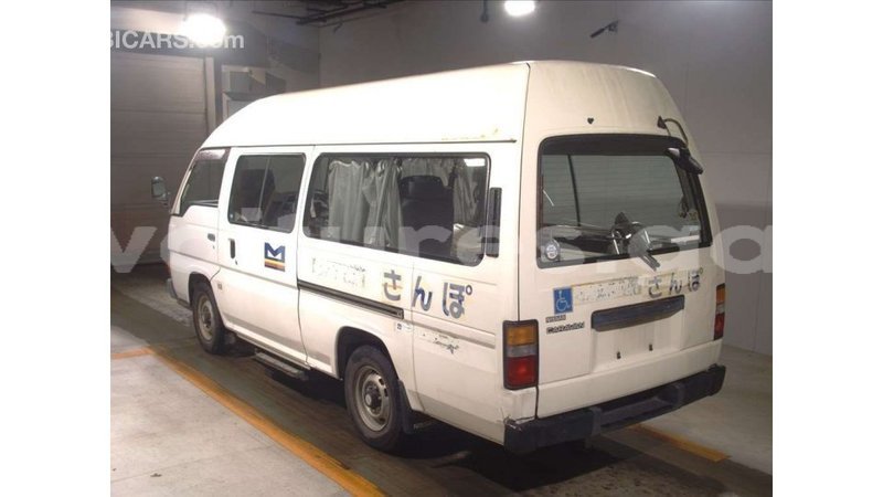 Big with watermark nissan caravan estuaire import dubai 6622