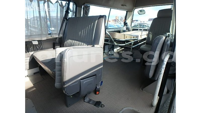 Big with watermark nissan caravan estuary import dubai 6622