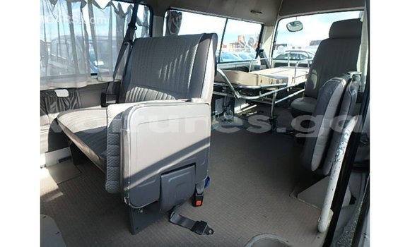 Acheter Import Voiture Nissan Caravan Blanc à Import - Dubai, Estuaire Acheter Import Voiture Nissan Caravan Blanc à Import - Dubai, Estuaire