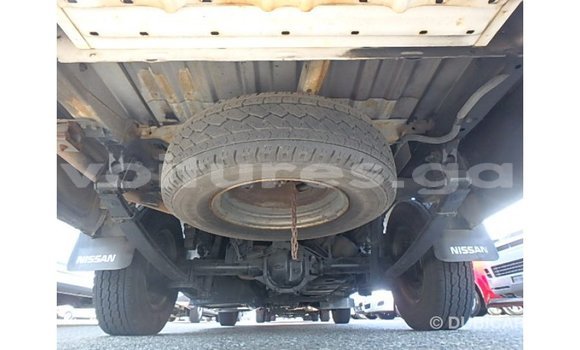 Acheter Import Voiture Nissan Caravan Blanc à Import - Dubai, Estuaire Acheter Import Voiture Nissan Caravan Blanc à Import - Dubai, Estuaire