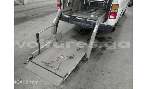 Acheter Import Voiture Nissan Caravan Blanc à Import - Dubai, Estuaire Acheter Import Voiture Nissan Caravan Blanc à Import - Dubai, Estuaire