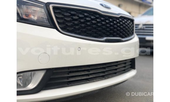 Sayi Imported Kia Cerato White Mota in Import - Dubai a estuary Sayi Imported Kia Cerato White Mota in Import - Dubai a estuary