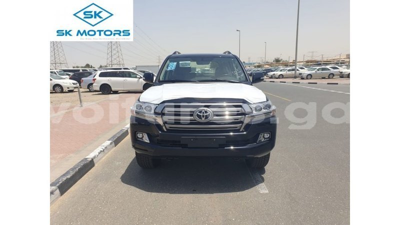 Big with watermark toyota land cruiser estuaire import dubai 6625