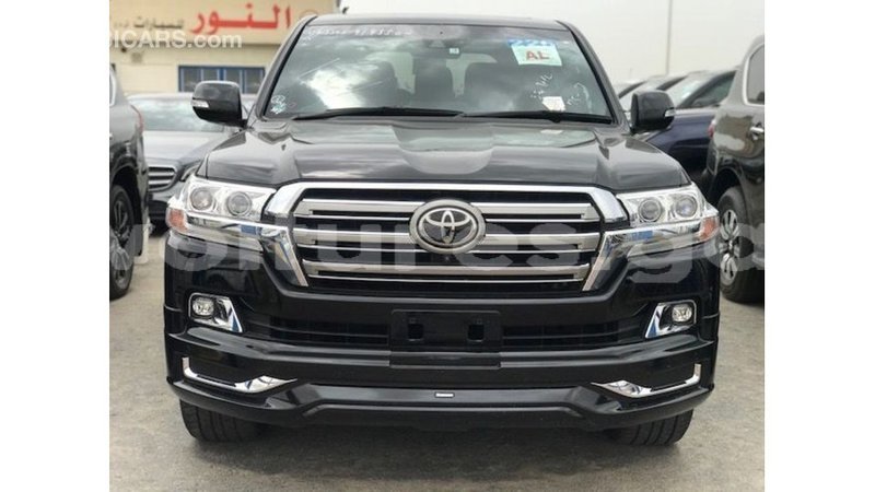 Big with watermark toyota land cruiser estuary import dubai 6628