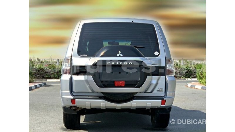 Big with watermark mitsubishi pajero estuary import dubai 6633