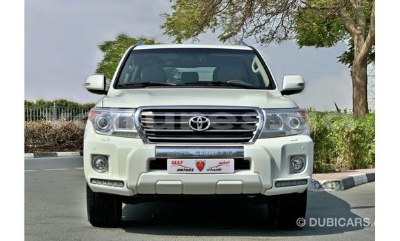 Acheter Import Voiture Toyota Land Cruiser Blanc à Import - Dubai, Estuaire Acheter Import Voiture Toyota Land Cruiser Blanc à Import - Dubai, Estuaire