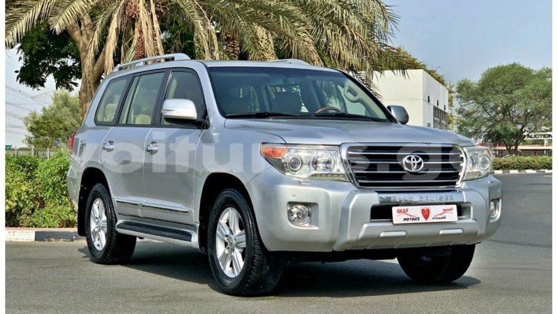 Big with watermark toyota land cruiser estuaire import dubai 6637